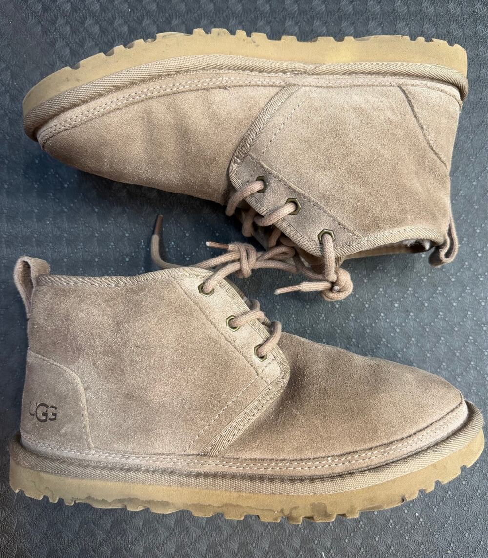 UGG NeumelGrey Suede Lace Up Sheepskin Lining Chukka Boots Womens size 8 1094269